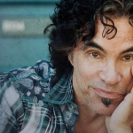 Asheville celebrity spotting: John Oates in downtown
